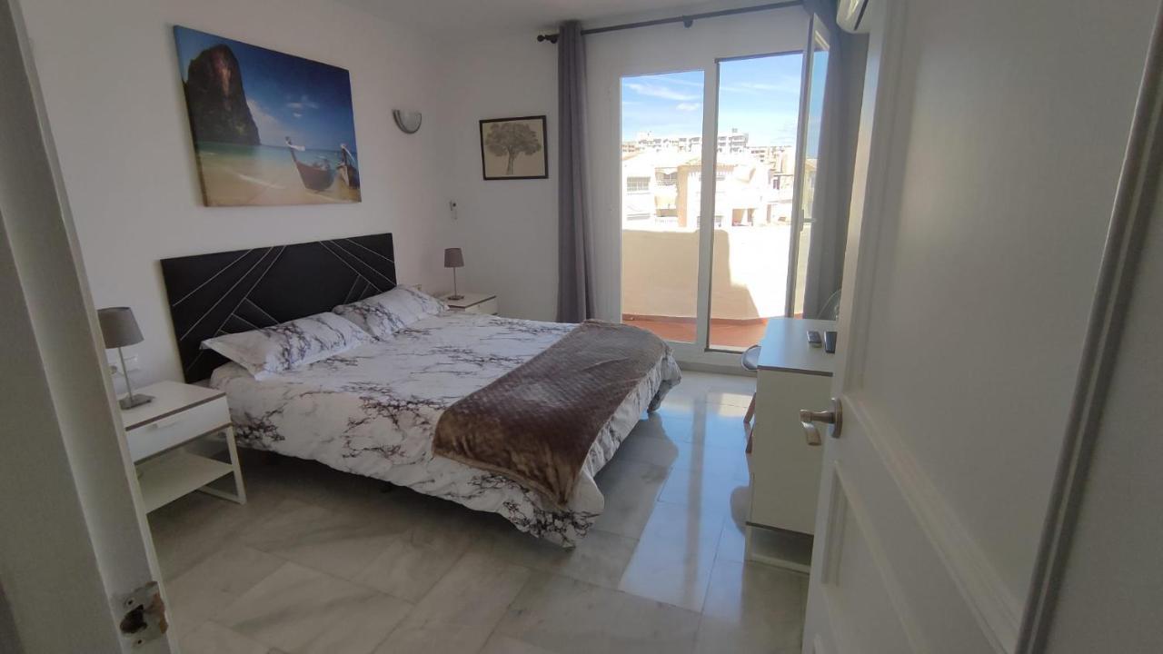 דירות בנאלמדנה Apartamento En Puerto Marina G204 מראה חיצוני תמונה